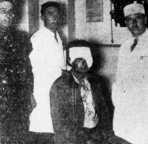 Giuseppe Fancello al dispensari després d'haver estat apallissat per la turba al lloc de l'assassinat